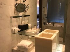 -上海滴水湖皇冠假日酒店