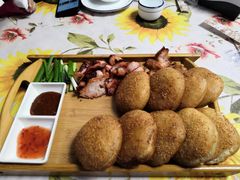 小饼炭烧肉-龙香居海鲜浑锅家常菜·特色驴肉