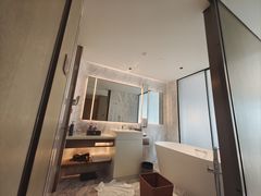 -深圳国际会展中心希尔顿酒店(前海华发冰雪世界店)