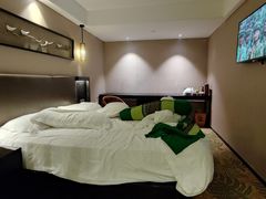 -深圳罗湖东门步行街亚朵X酒店