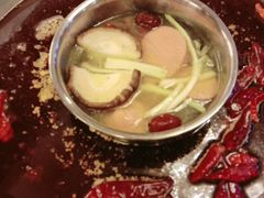-山城年华老火锅(玉林店)
