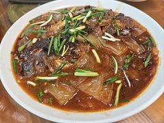红烧鱼头粉皮-小春农家乐