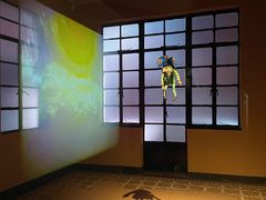 -Nathalie Djurberg与Hans Berg“牛皮纸包裹的月亮”-Prada荣宅当季展览