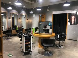 -时尚殿堂明星门店