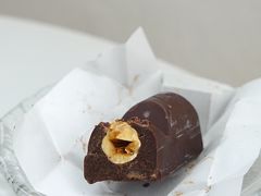 两颗榛子黑巧克力-VENCHI 闻绮(北京国贸商城店)