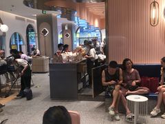等位区-奈雪的茶(金华永盛店)