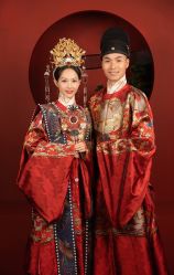 点击看大图 -挪娅婚纱摄影皇家会所