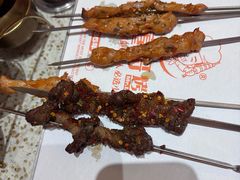 -小董哥烤串·爆汁大油边(故宫店)