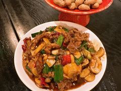 小炒黄牛肉-三酉星·枫·山風与野菜(上海总店)