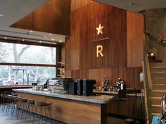 靠窗位-星巴克臻选(南京艾尚天地店)