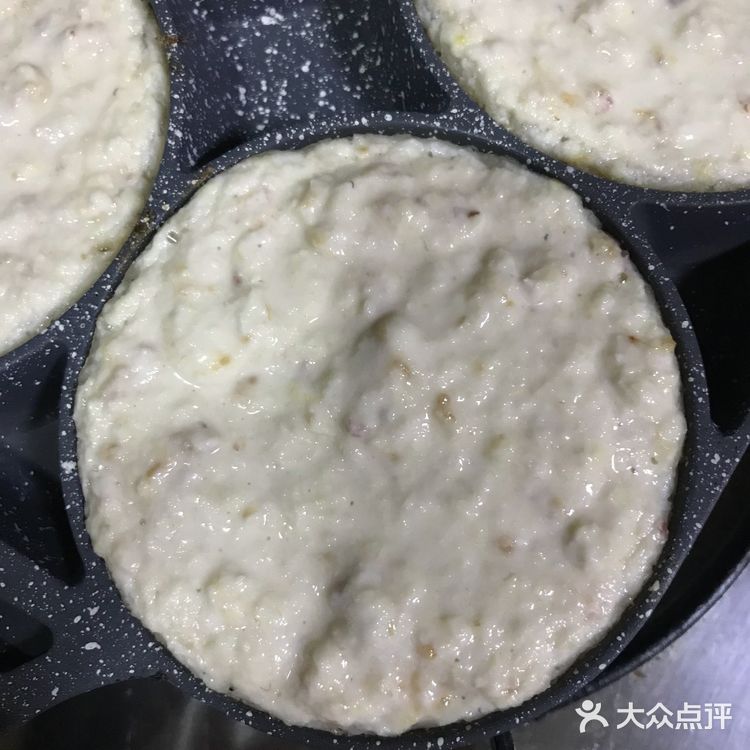 新鲜玉米、白糖、炼乳、食用油、水、酵母