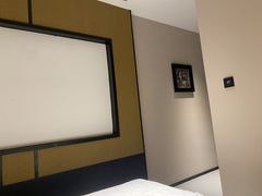 -万泊酒店(长沙五一广场国金中心店)