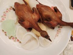 乳鸽-龙的酒楼·手工早茶·顺德菜(近良路店)