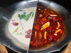 台式麻辣锅-湊湊火锅·茶憩(杭州湖滨银泰in77店)
