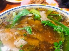 -爆炸头阿姨小四川正宗川味小吃(无任何分店)