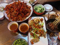 -虾弄弄海派小龙虾·牛羊蝎子火锅