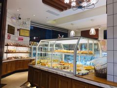 面包甜点陈列柜-老大昌(淮海中路店)