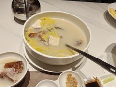 -皇城根·鲁菜济南菜·吊炉烤鸭·炒鸡鱼头(济南旗舰店)