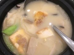 鸡汤杂菌酿豆腐煮花胶-广州酒家(昌岗地铁站店)