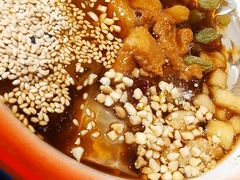 -爆炸头阿姨小四川正宗川味小吃(无任何分店)