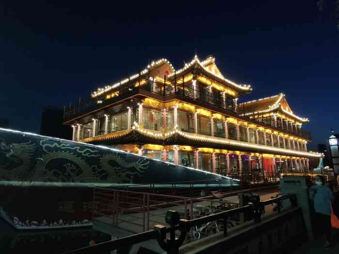 南门涮肉(通州店)-"南门涮肉可以在船上吃的火锅,一边看风景.