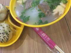 -小杨生煎(金山百联购物中心3楼店)