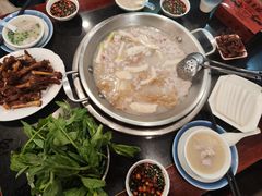 -老来福·非遗酸汤兔(凯旋路店)