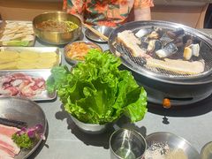 -围炉肉舍•炭烤活鳗•丹东海鲜烤肉(步行街店)