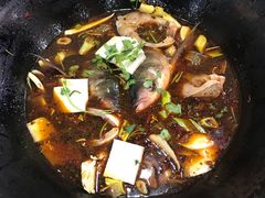 -山城家常菜铁锅炖鱼