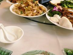 -武汉五月花大酒店(武昌火车站中南路地铁站店)