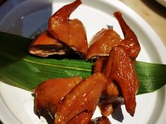 红烧乳鸽-汤城小厨•粤菜•靓汤(西直门凯德MALL店)