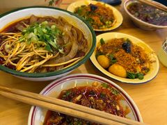 -拈签一笑黄牛肉辣卤串串