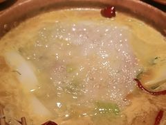 -洱火云南酸菜牛肉火锅(石景山当代商城店)