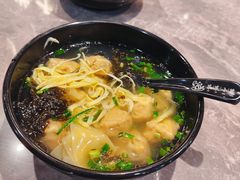 -莱莱小笼·乔艾