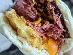 特色腊牛肉夹馍-老马家马蓉蛋菜夹馍·腊牛肉夹馍(回民街店)