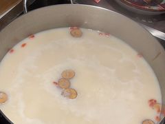 -尚尚仙·酸汤猪手·猪肚鸡火锅(华联万柳购物中心店)