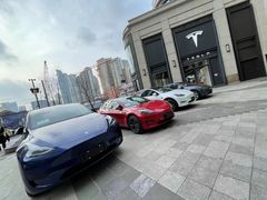 -TESLA 特斯拉(上海太古汇体验店)
