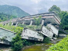 -四川汶川特大地震漩口中学遗址