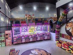 -嘿哟动霸CHUA·新潮玩运动娱乐中心·蹦床滑冰团建乐园