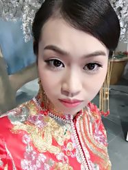 -现代经典婚纱摄影