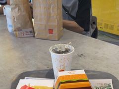 -麦当劳(中二横路店)