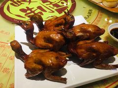 招牌烤乳鸽-石岐佬中山菜馆(张溪店)