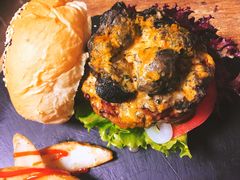 球馆汉堡-HIGH FIVE哈福手工汉堡(桂林路店)