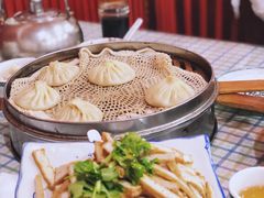 -正宗开封黄家灌汤小笼包子