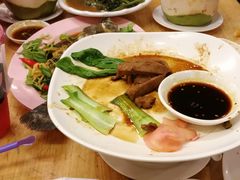 -J Daeng Seafood