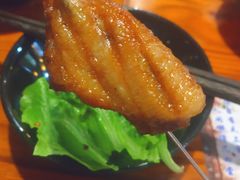 燕青翅中-炭虎子水浒烤肉(梦时代店)