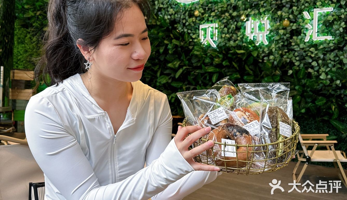 来啦我的面包脑袋！