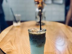 海盐焦糖冰拿铁-素咫咖啡CLIFEROSE