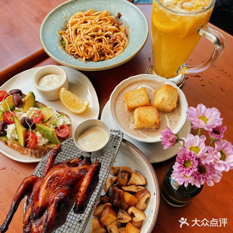 福州这家日餐&夜酒的美式餐吧 烤乳鸽好吃炸了!