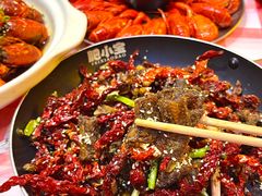 -肥小宝·金牌油焖大虾(襄阳龙虾地标店)